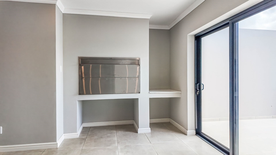 3 Bedroom Property for Sale in Fraaiuitsig Western Cape